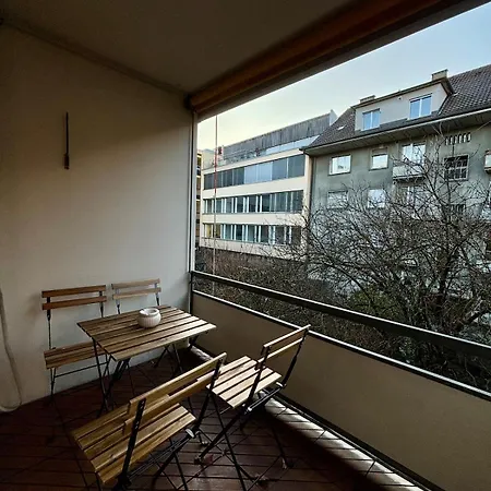 Apartment Comfy & Cozy In *