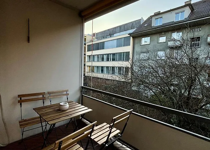 Apartment Comfy & Cozy In *